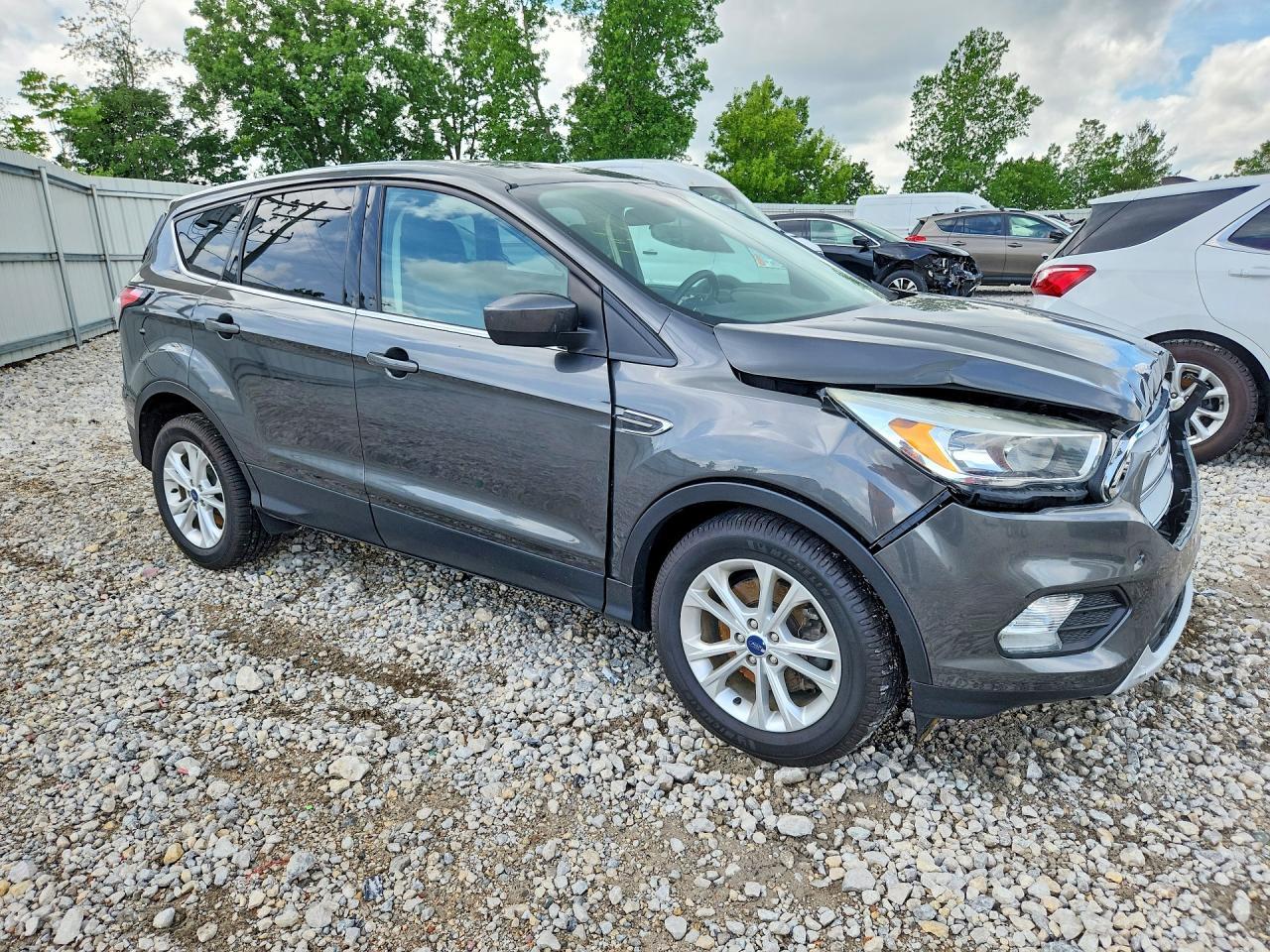 2017 Ford Escape Se - Фото 4
