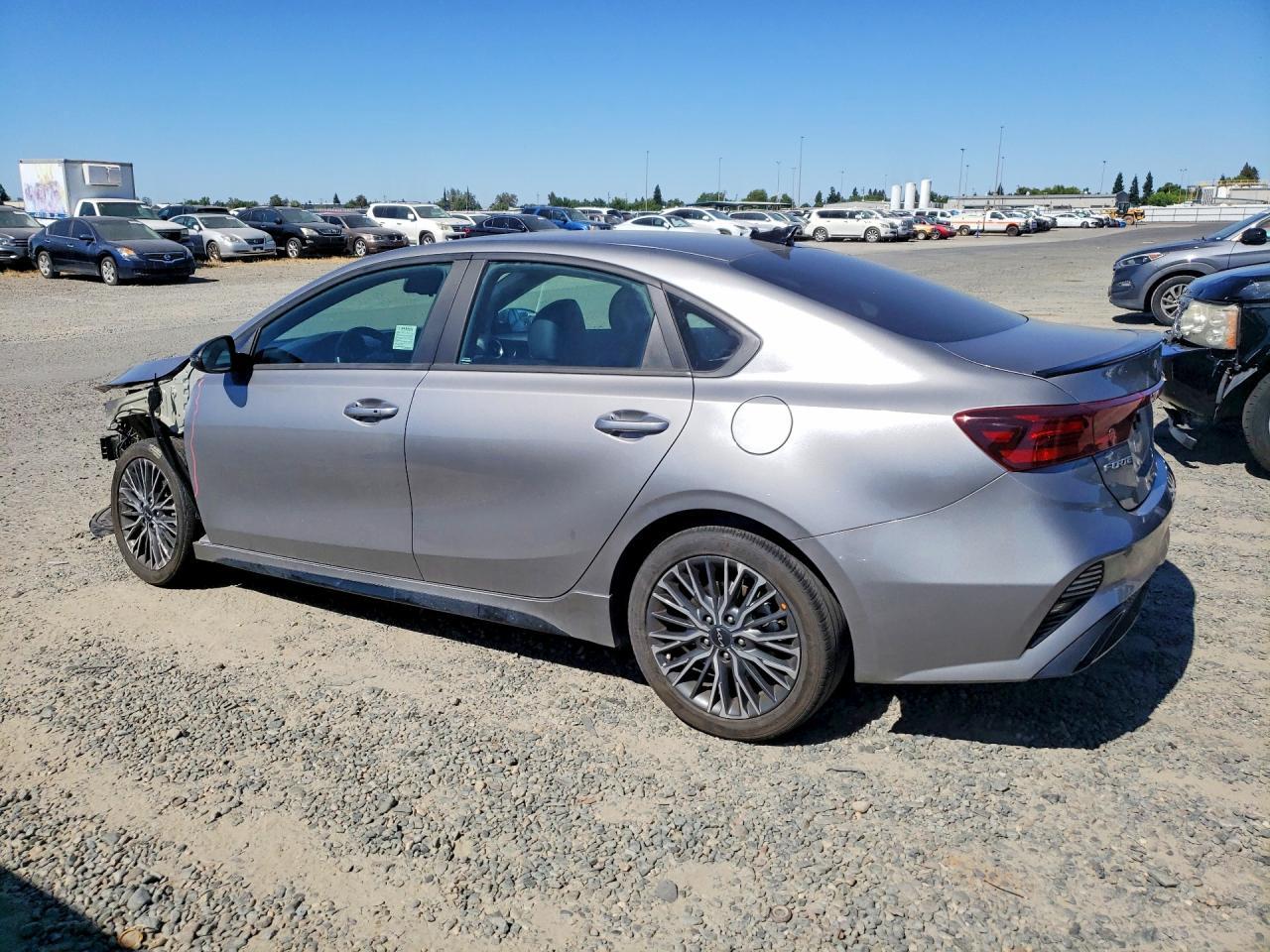 2023 Kia Forte Gt Line - Фото 2