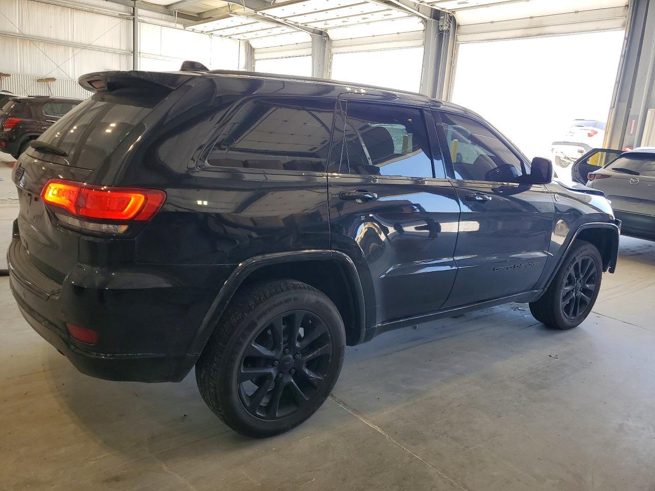 2018 Jeep Grand Cherokee Laredo - Фото 3