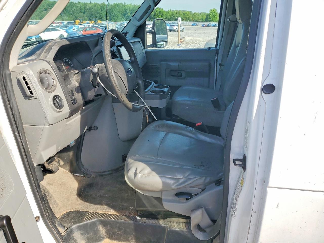 2012 Ford Econoline E150 Van - Image 7