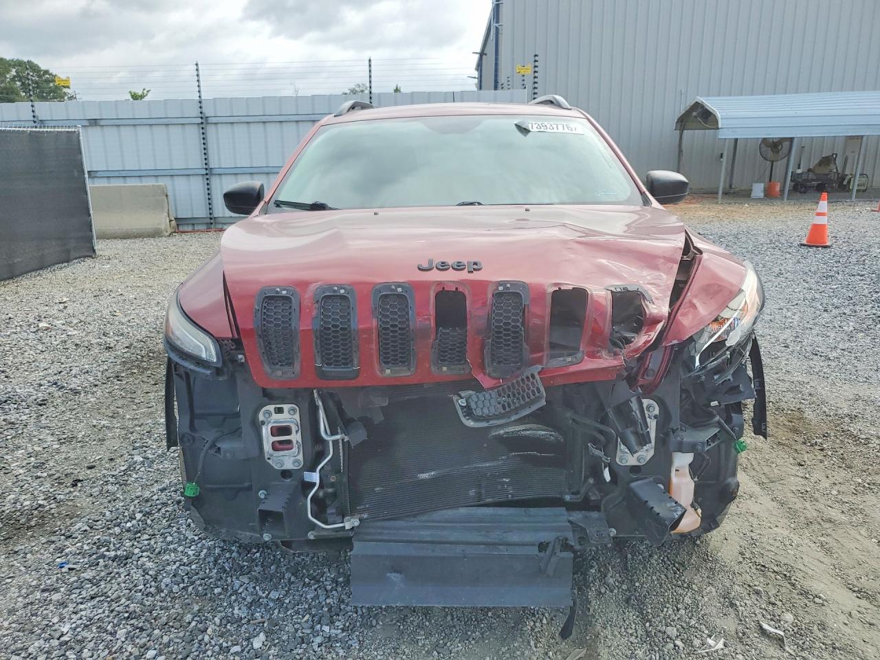 2016 Jeep Cherokee Sport - Фото 5