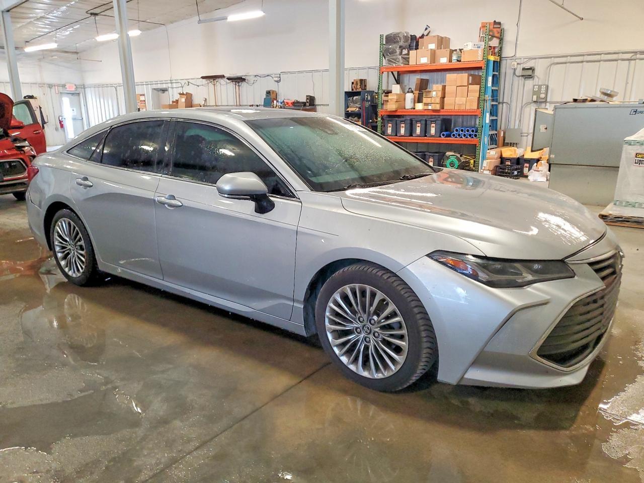 2019 Toyota Avalon Limited - Фото 4