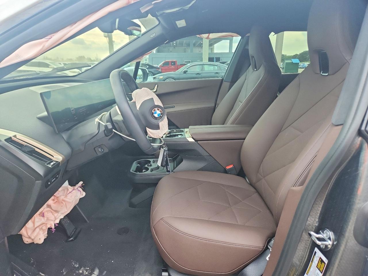 2026 BMW Ix xDrive45 - Фото 7