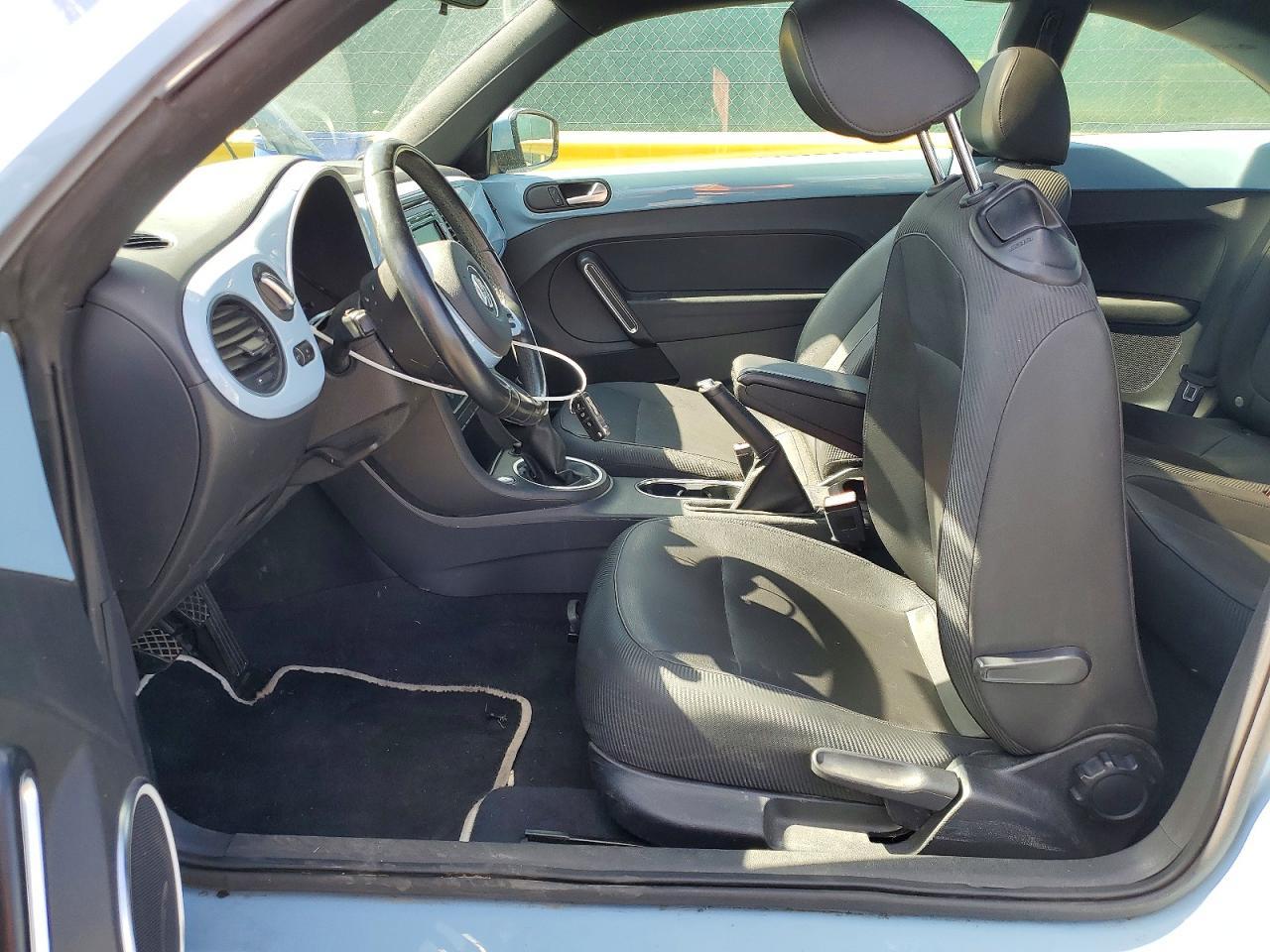 2015 Volkswagen Beetle 1.8T - Фото 7
