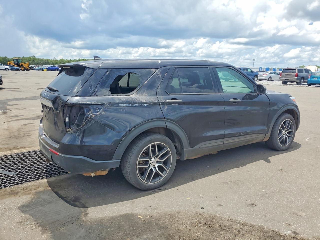 2021 Ford Explorer - Фото 3