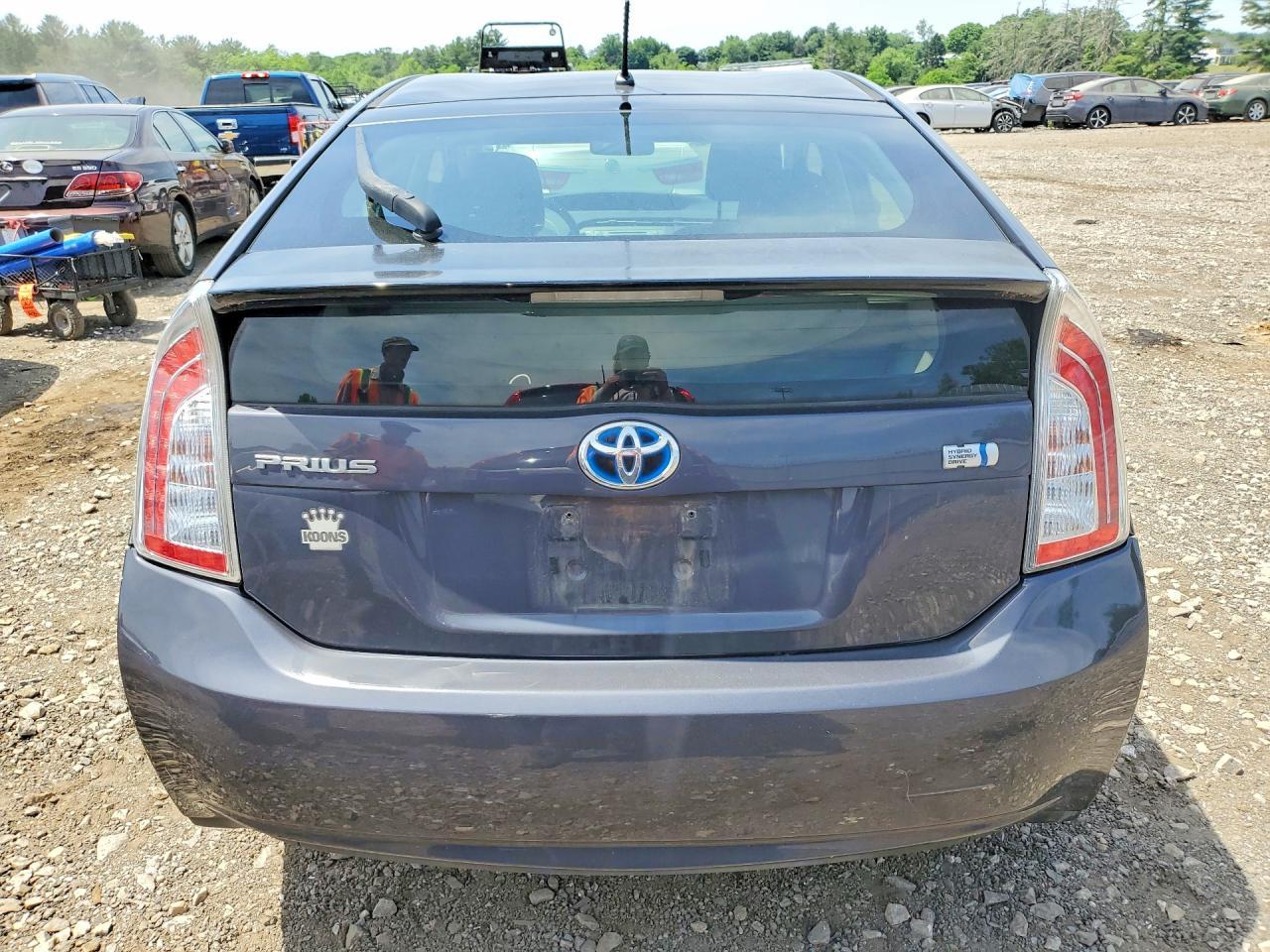 2012 Toyota Prius Two - Фото 6