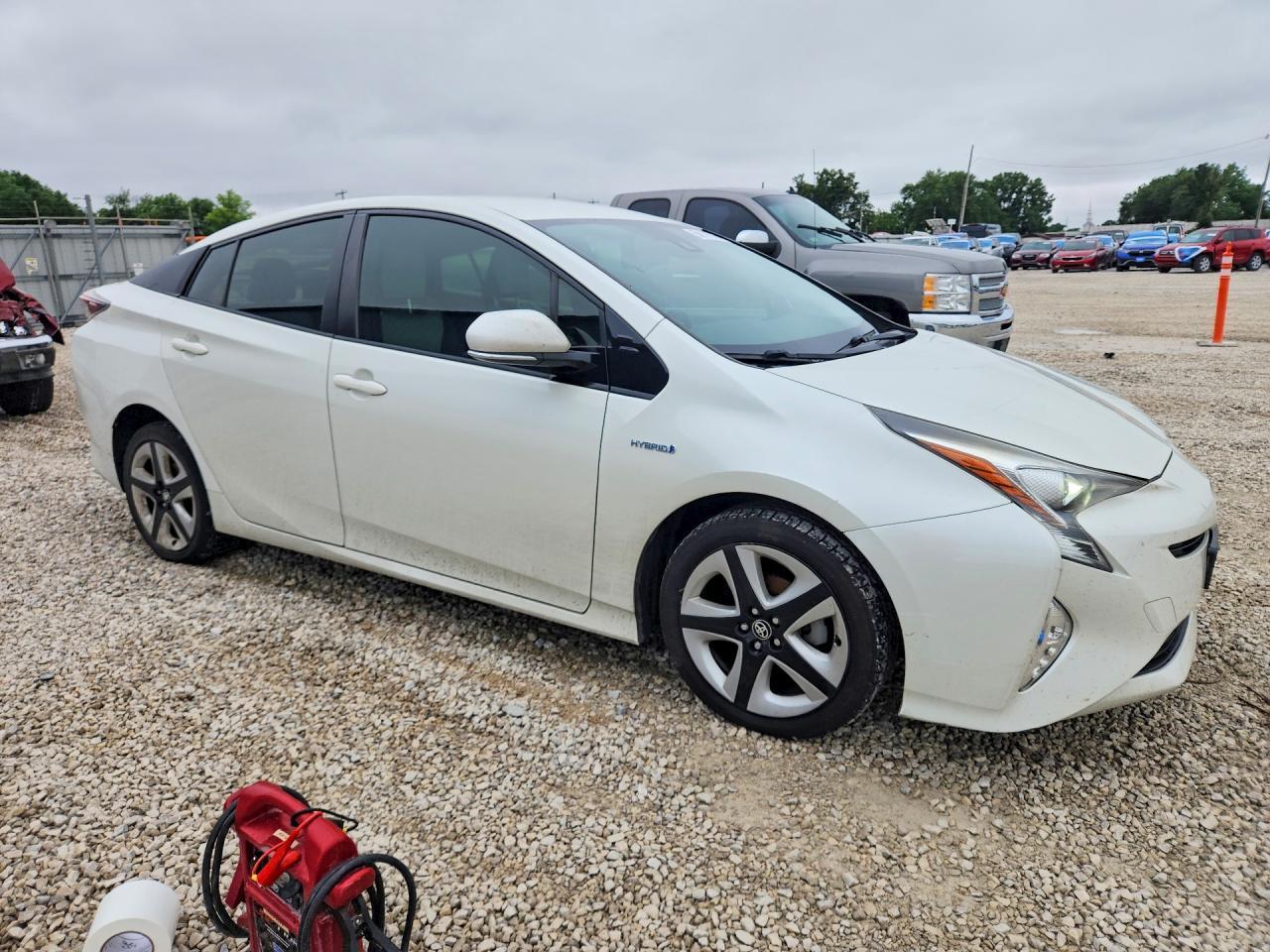 2017 Toyota Prius Three Touring - Фото 4