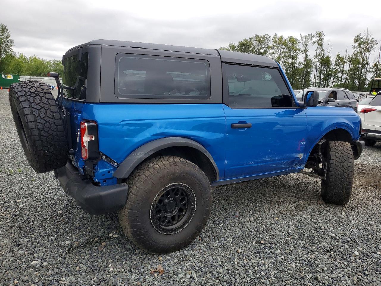 2025 Ford Bronco - Image 3