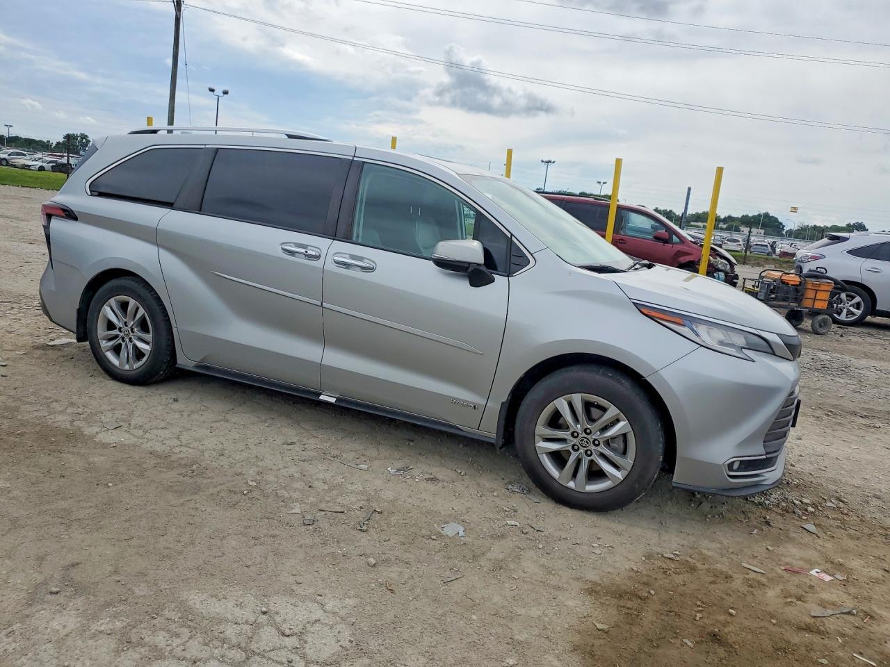 2021 Toyota Sienna Limited 7-Passenger - Фото 4