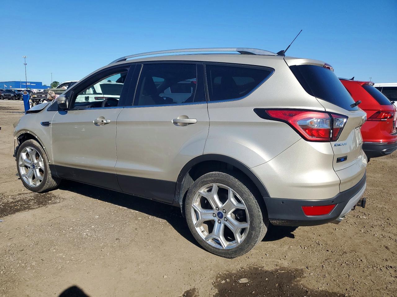 2018 Ford Escape Titanium - Фото 2