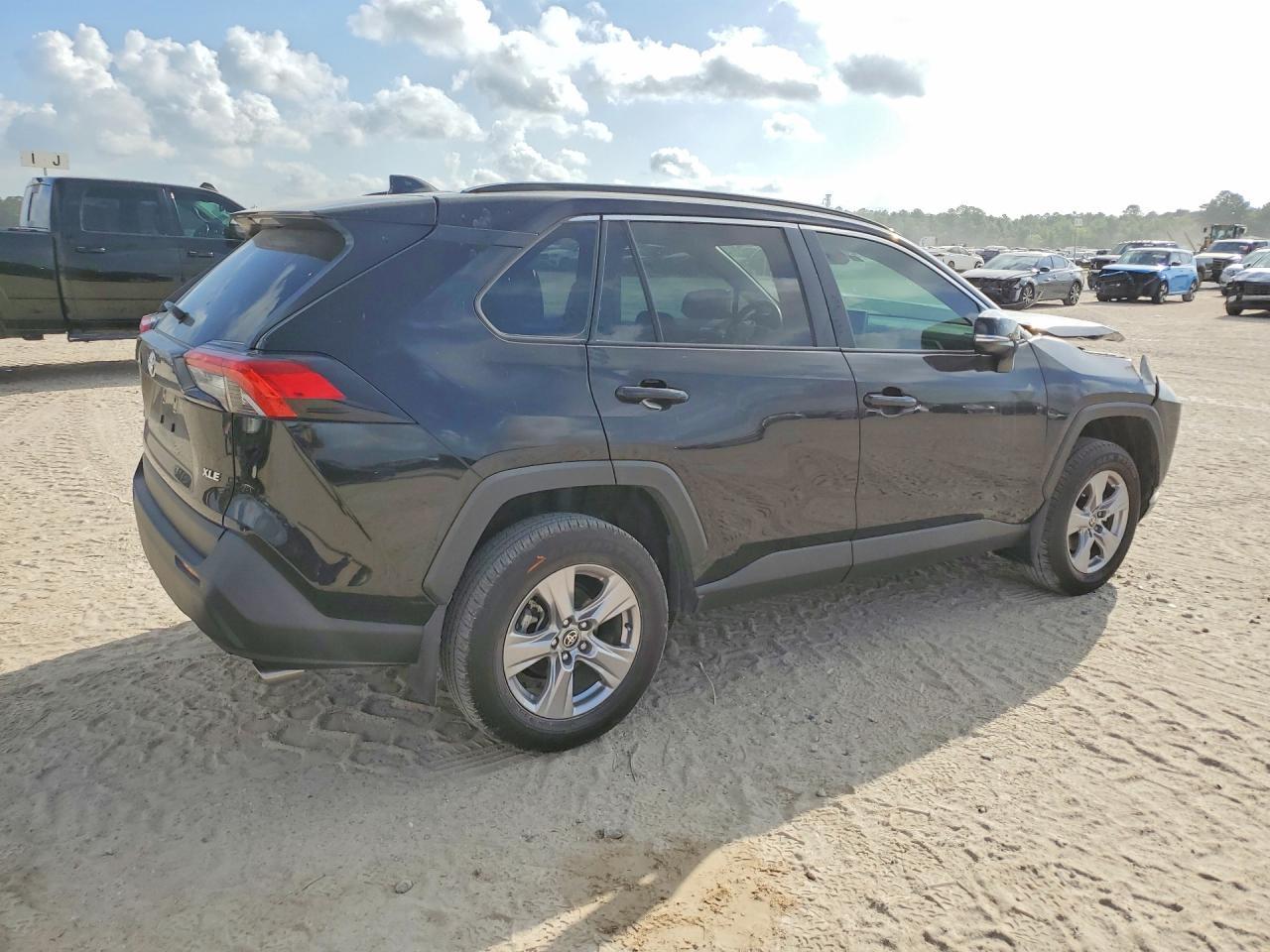 2025 Toyota Rav4 Xle - Фото 3