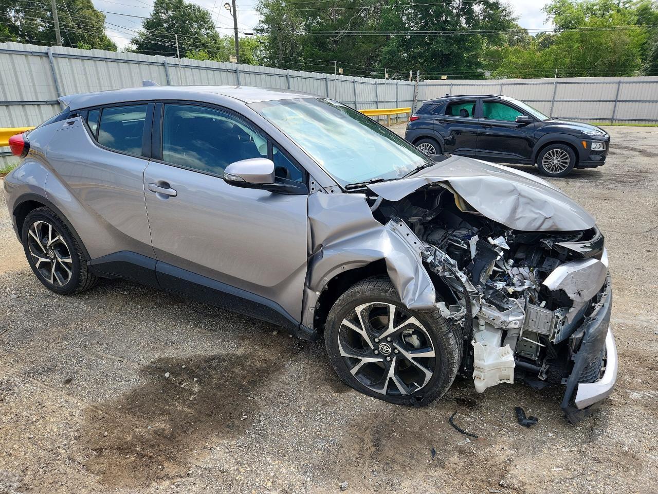 2020 Toyota C-Hr Xle - Фото 4