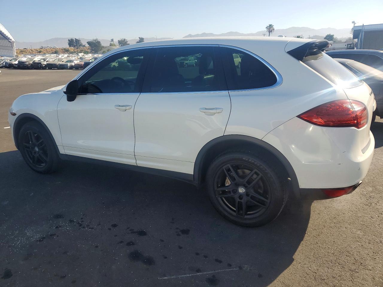 2011 Porsche Cayenne S - Фото 2