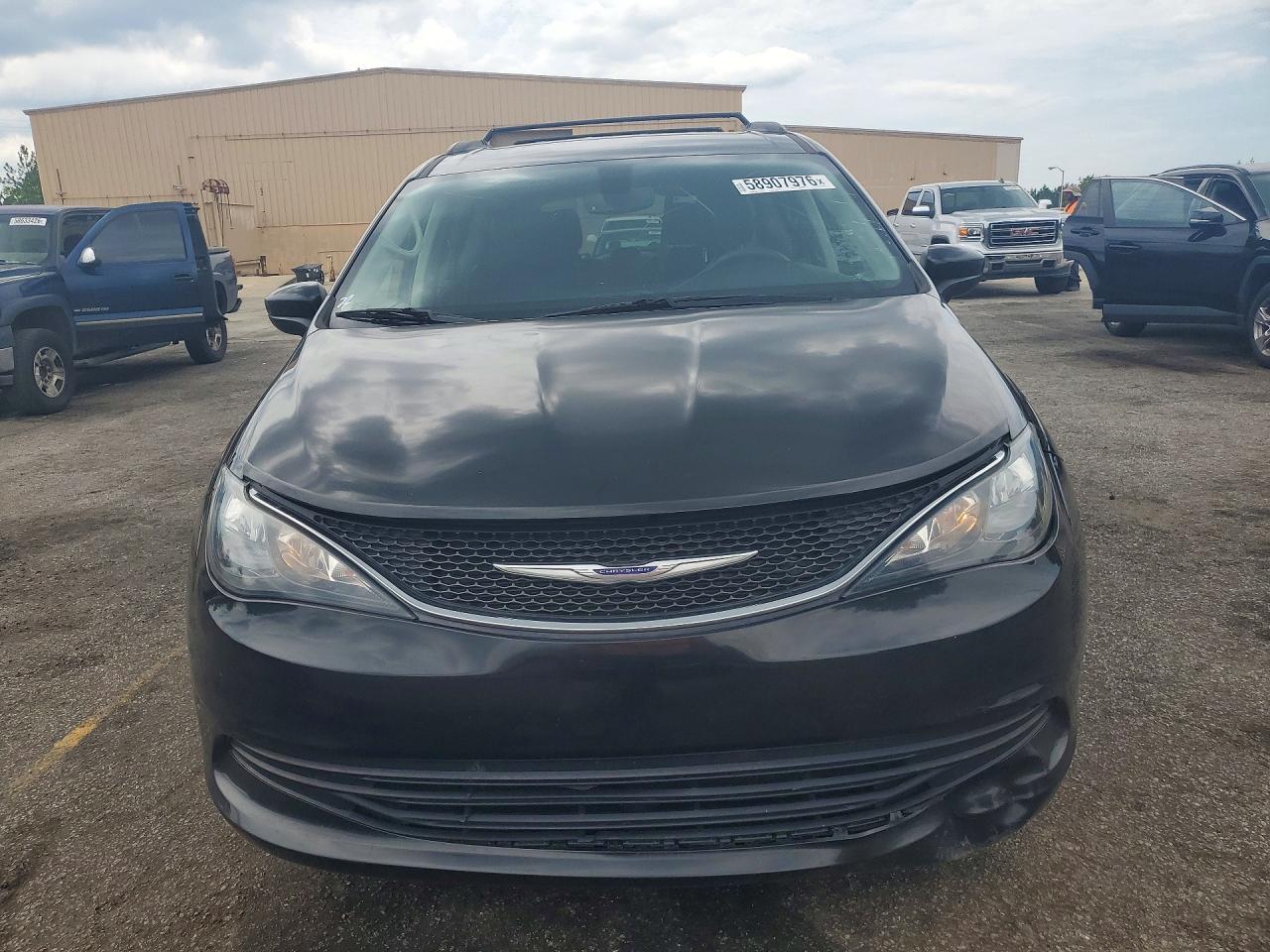 2020 Chrysler Voyager Lxi - Фото 5