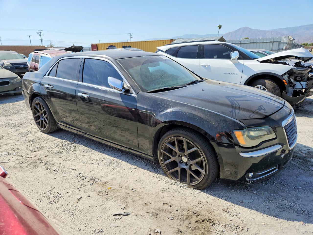 2013 Chrysler 300C - Фото 4