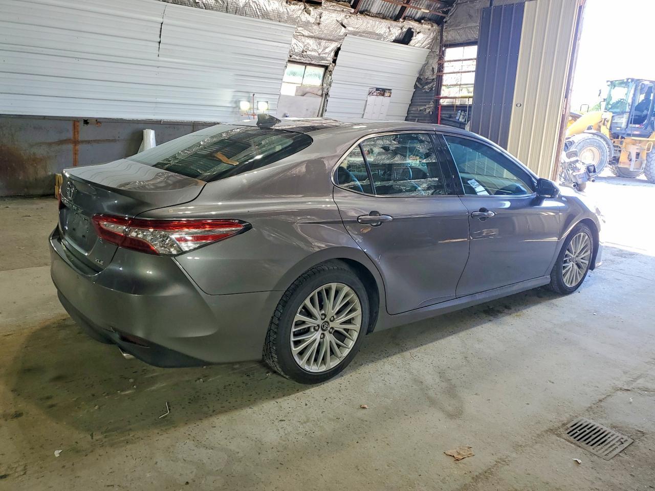 2019 Toyota Camry Xle - Фото 3