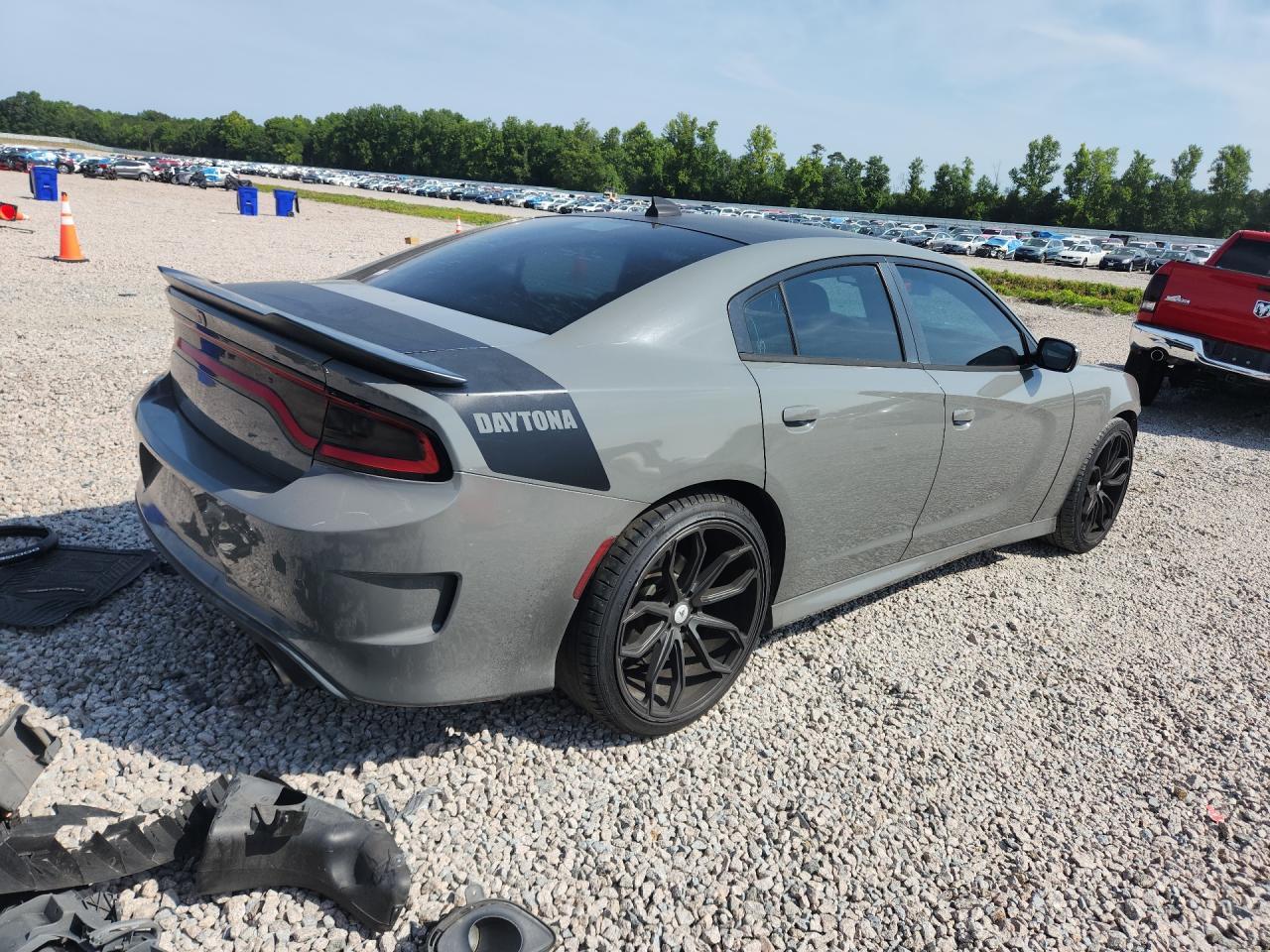 2017 Dodge Charger R - Image 3