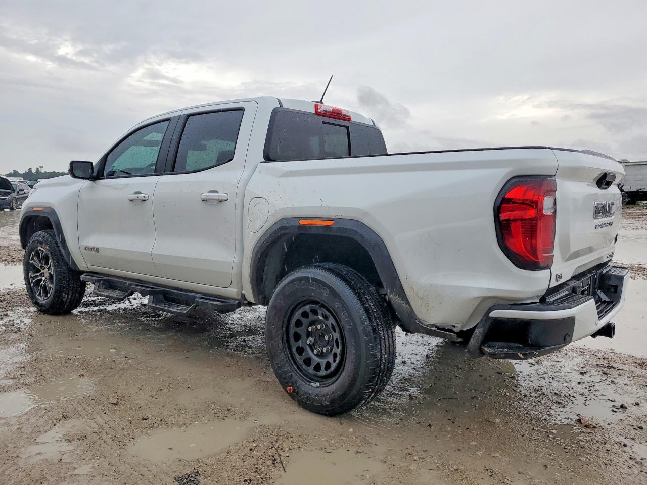 2025 GMC Canyon At4 - Image 2