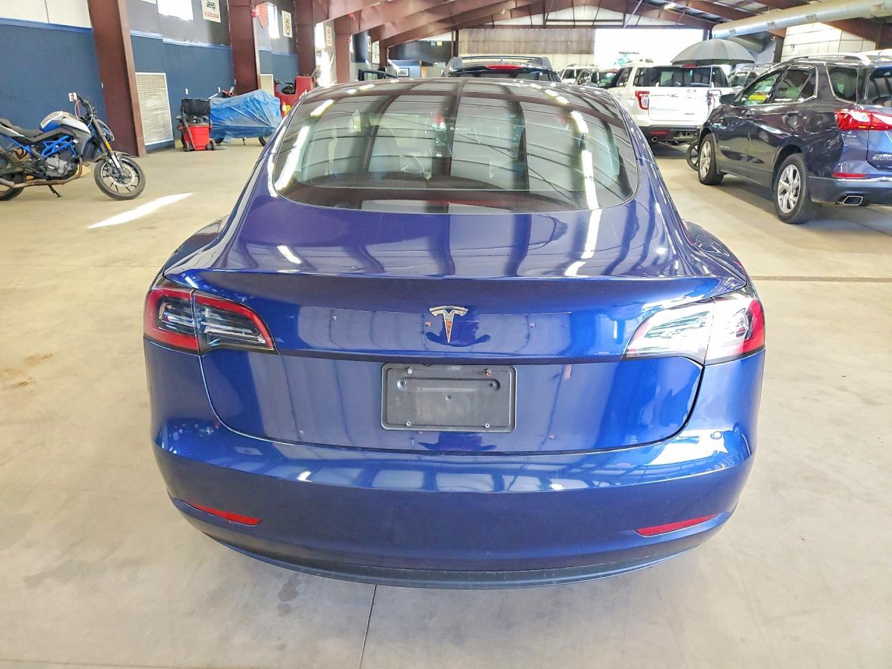 2023 Tesla Model 3 - Image 6