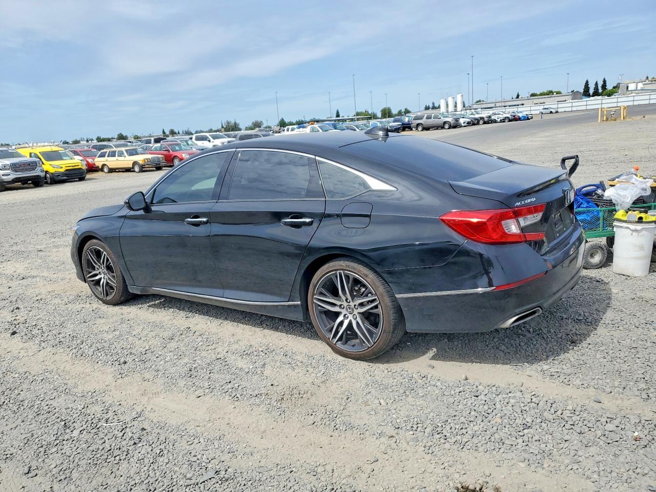 2021 Honda Accord Touring - Фото 2