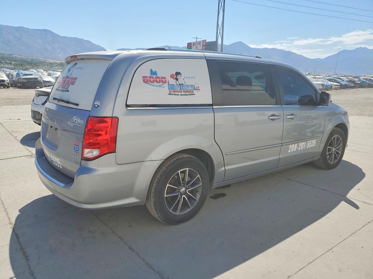 2017 Dodge Grand Caravan Sxt - Image 3