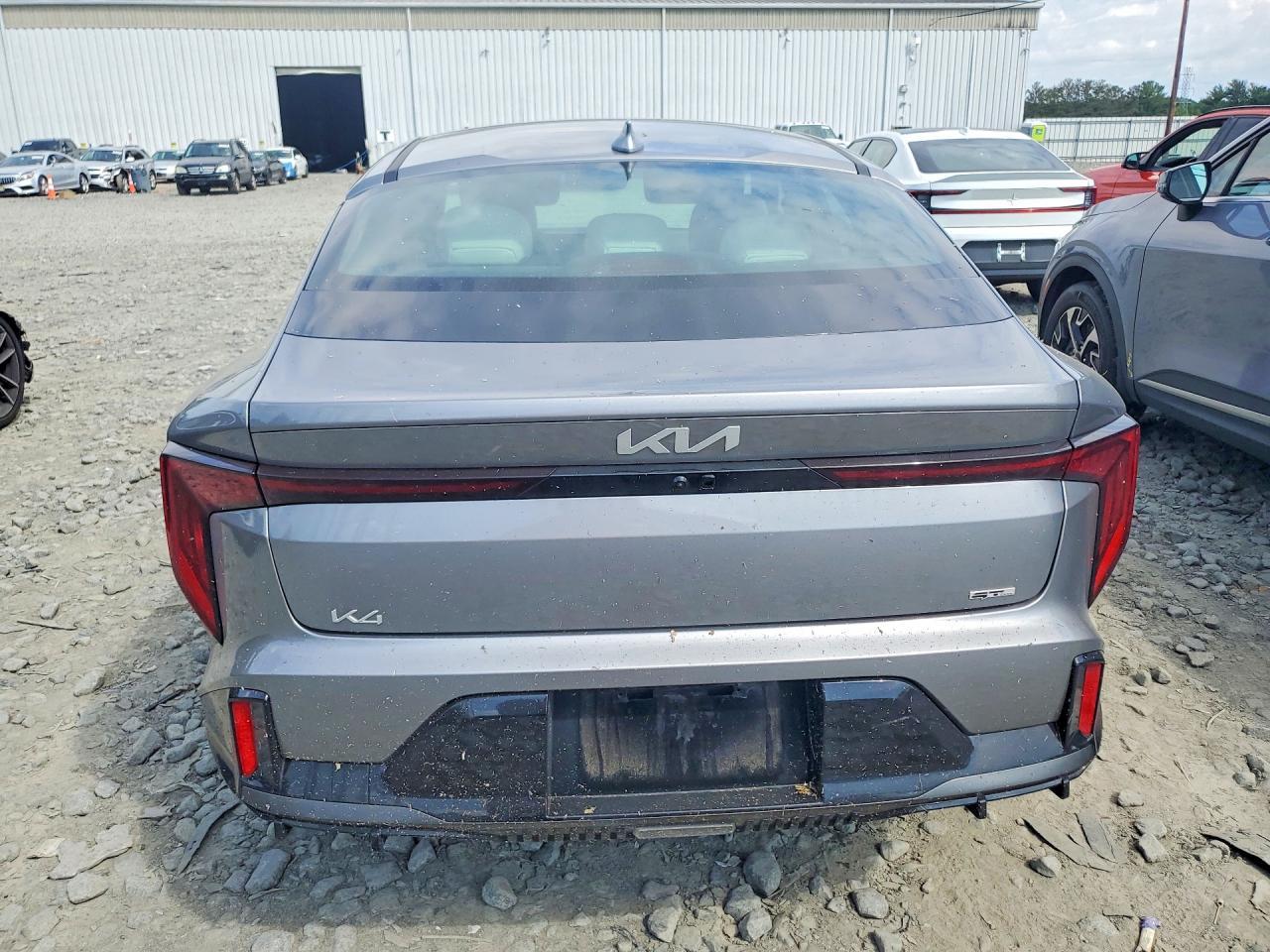 2025 Kia K4 Gt Line - Image 6