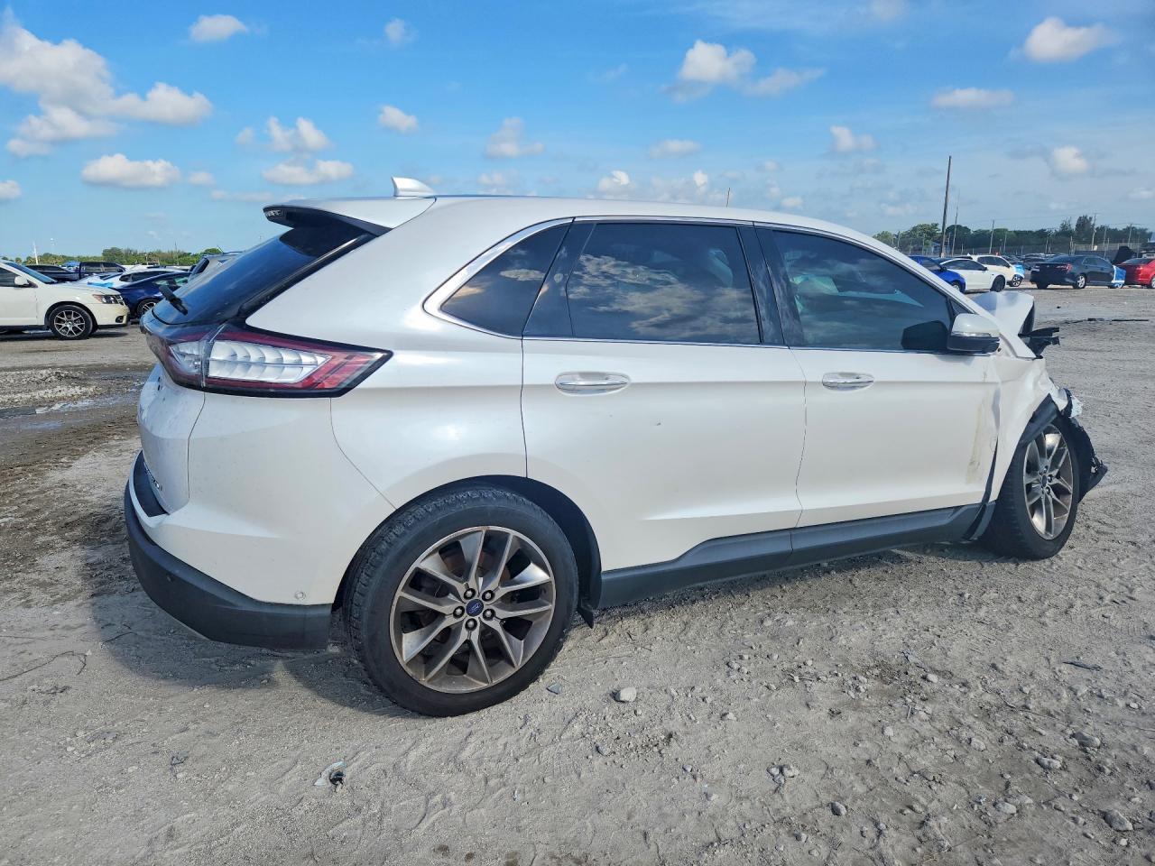 2015 Ford Edge Titanium - Image 3