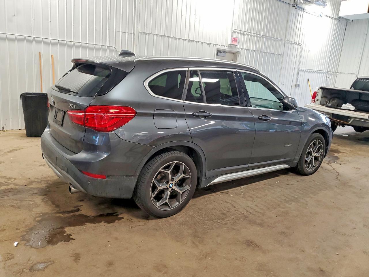 2016 BMW X1 xDrive28I - Фото 3