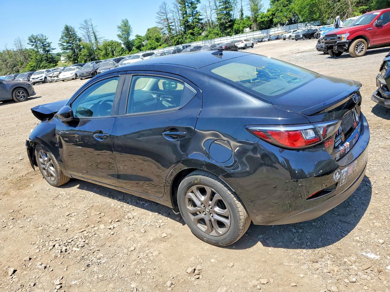 2019 Toyota Yaris Le - Фото 2