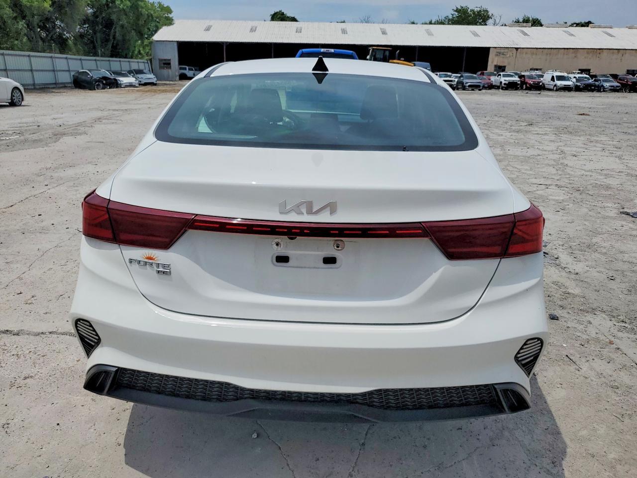 2023 Kia Forte Lx - Image 6