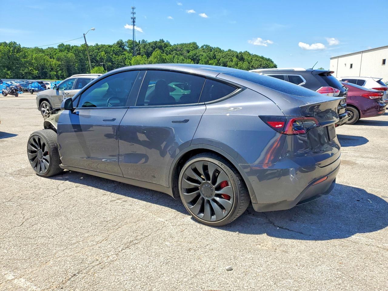 2022 Tesla Model Y - Фото 2