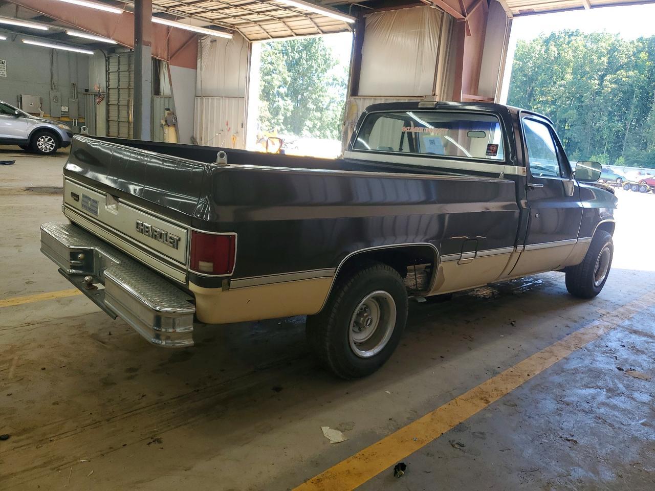 1986 Chevrolet C10 - Image 3