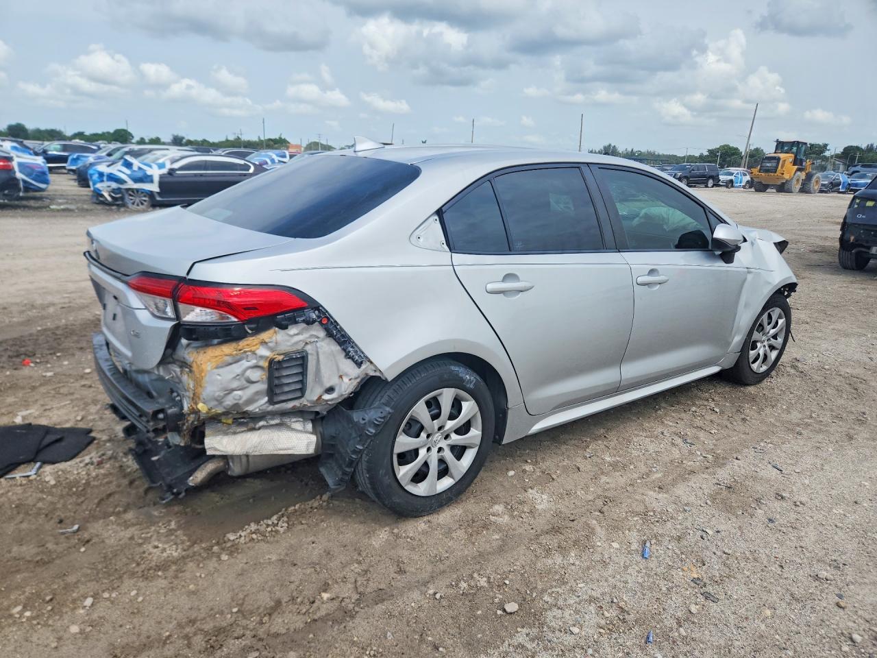 2021 Toyota Corolla Le - Фото 3
