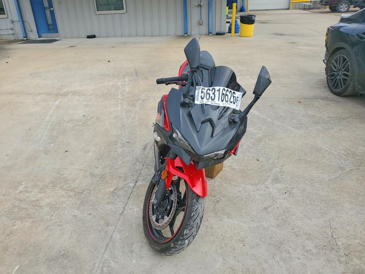 2025 Kawasaki Ex500 - Image 2