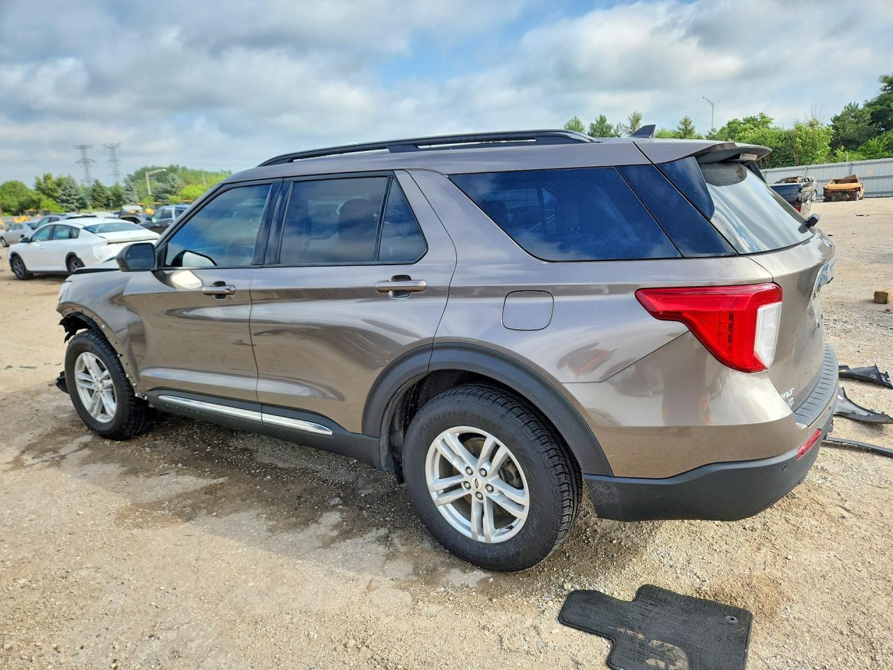 2021 Ford Explorer Xlt - Image 2