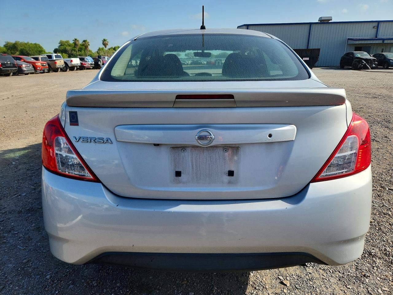 2019 Nissan Versa S Plus - Фото 6