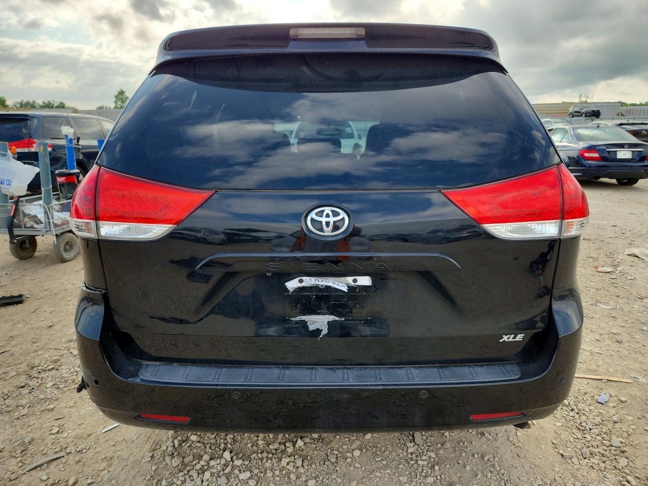 2014 Toyota Sienna Xle 7-Passenger Auto Access Se - Фото 6