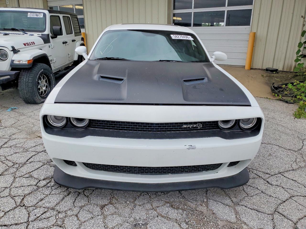 2016 Dodge Challenger R - Image 5
