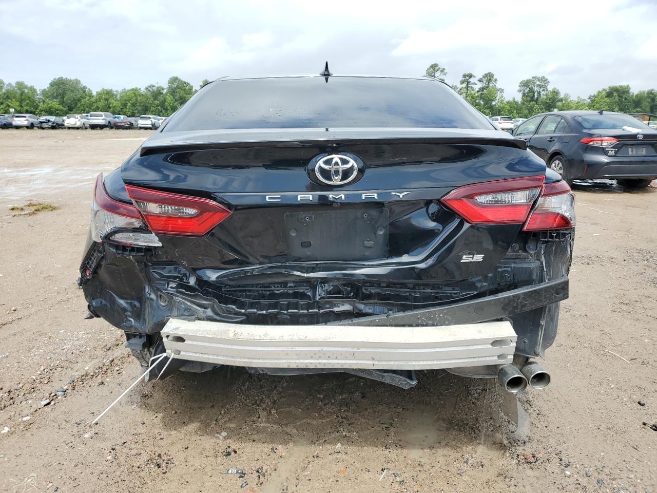 2022 Toyota Camry Se - Image 6