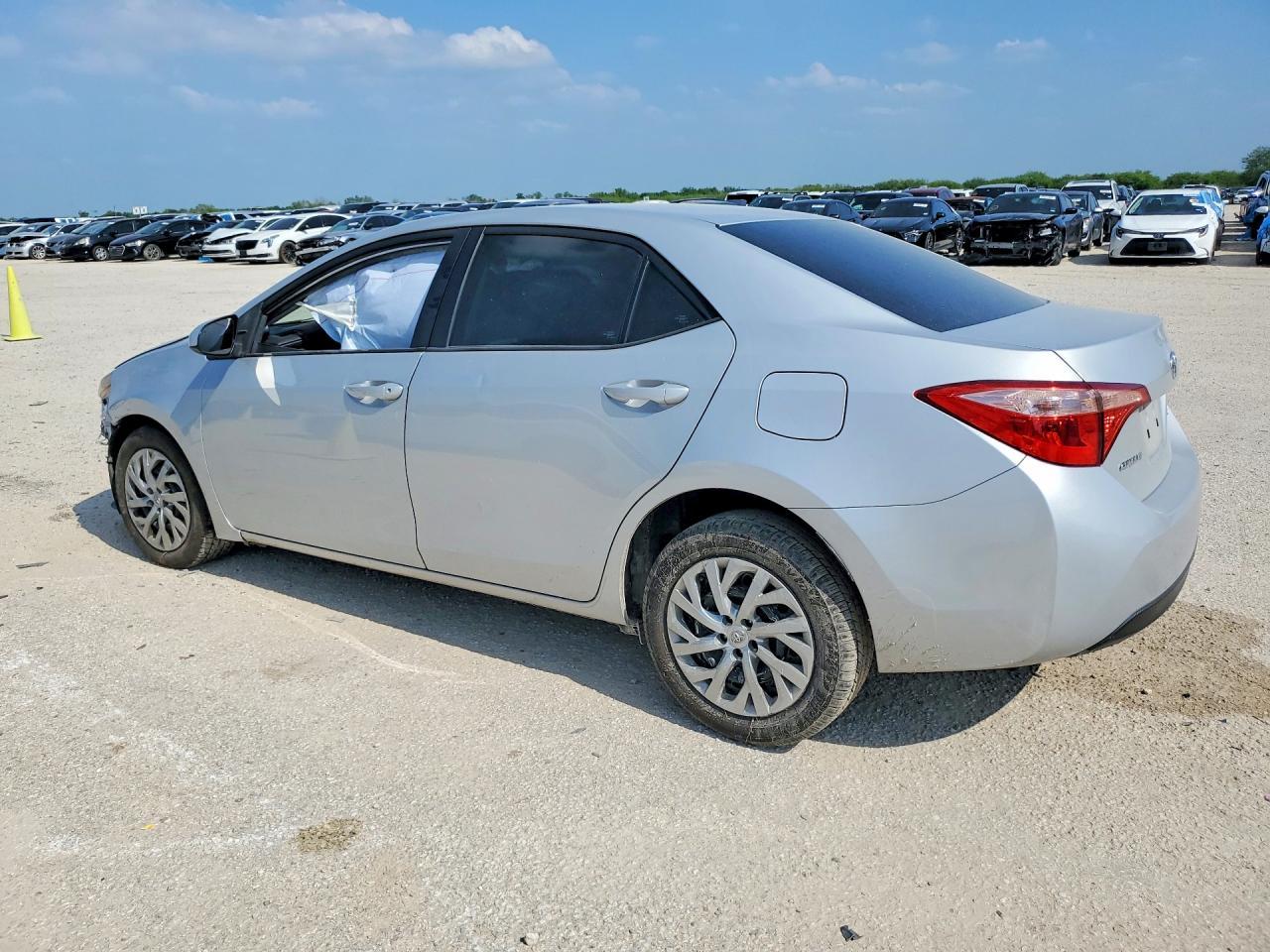 2019 Toyota Corolla Le - Фото 2