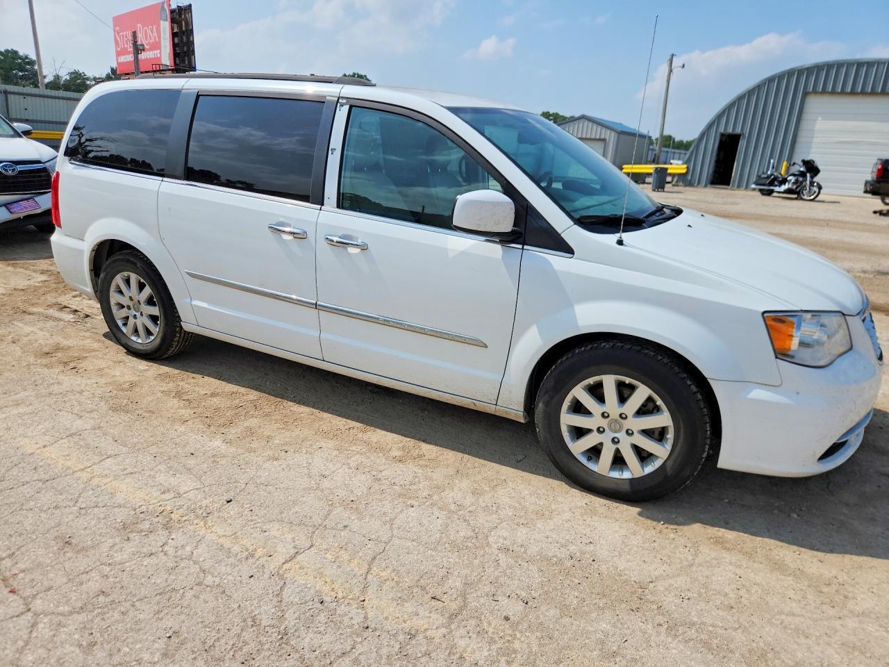 2015 Chrysler Town & Country Touring - Фото 4