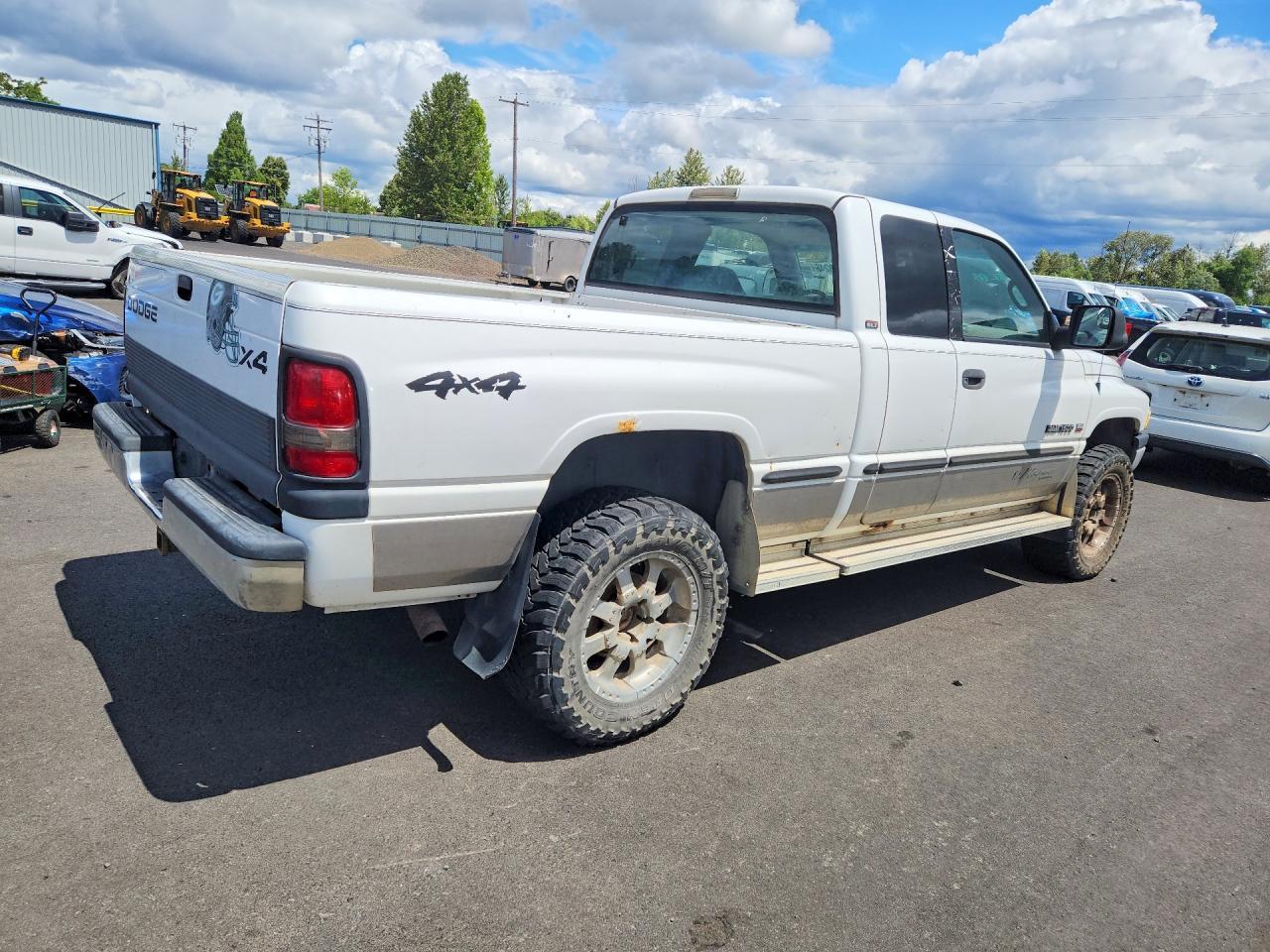 2000 Dodge Ram 1500 - Image 3