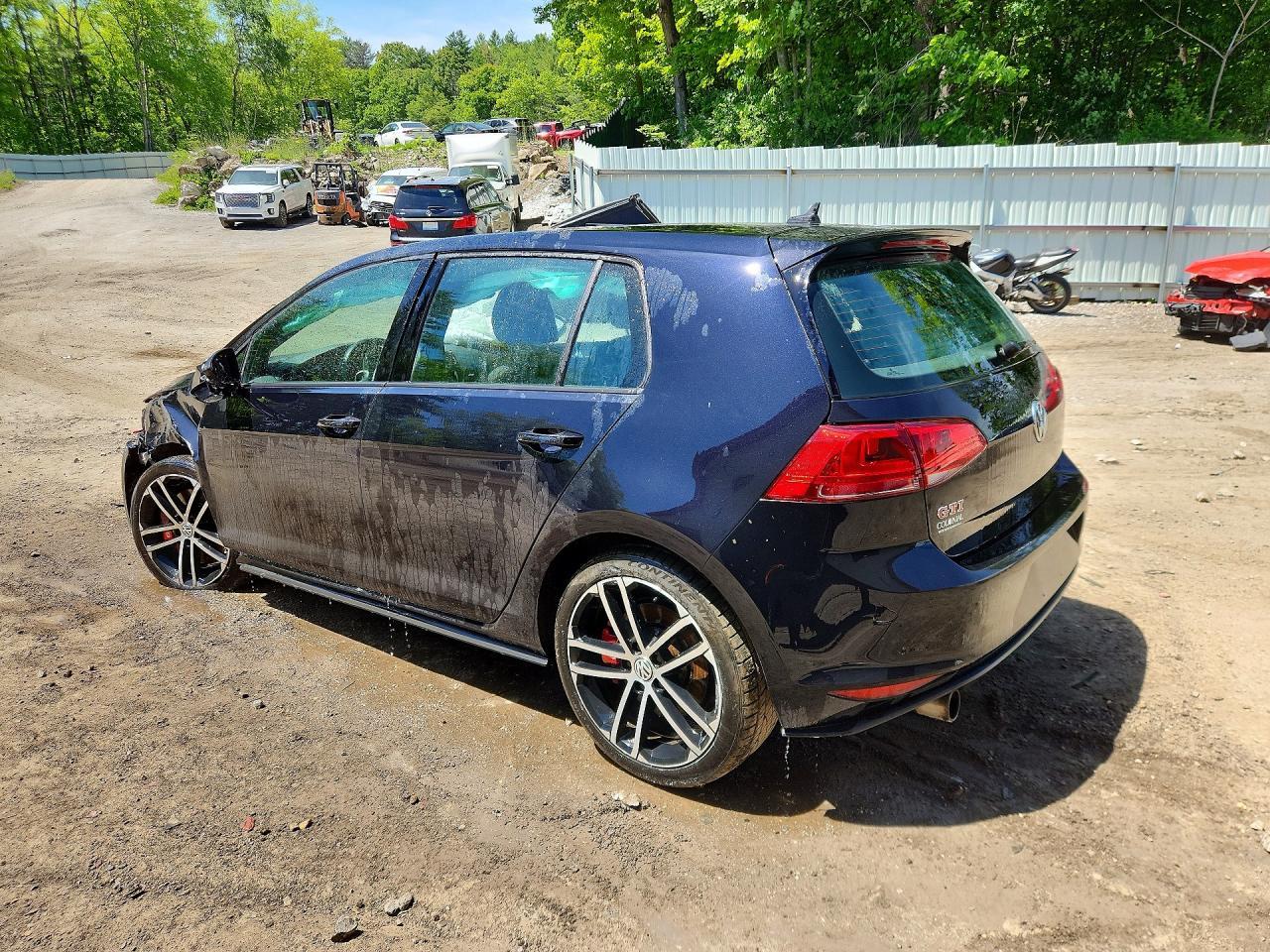 2017 Volkswagen Gti Sport/Se/Autobahn - Image 2