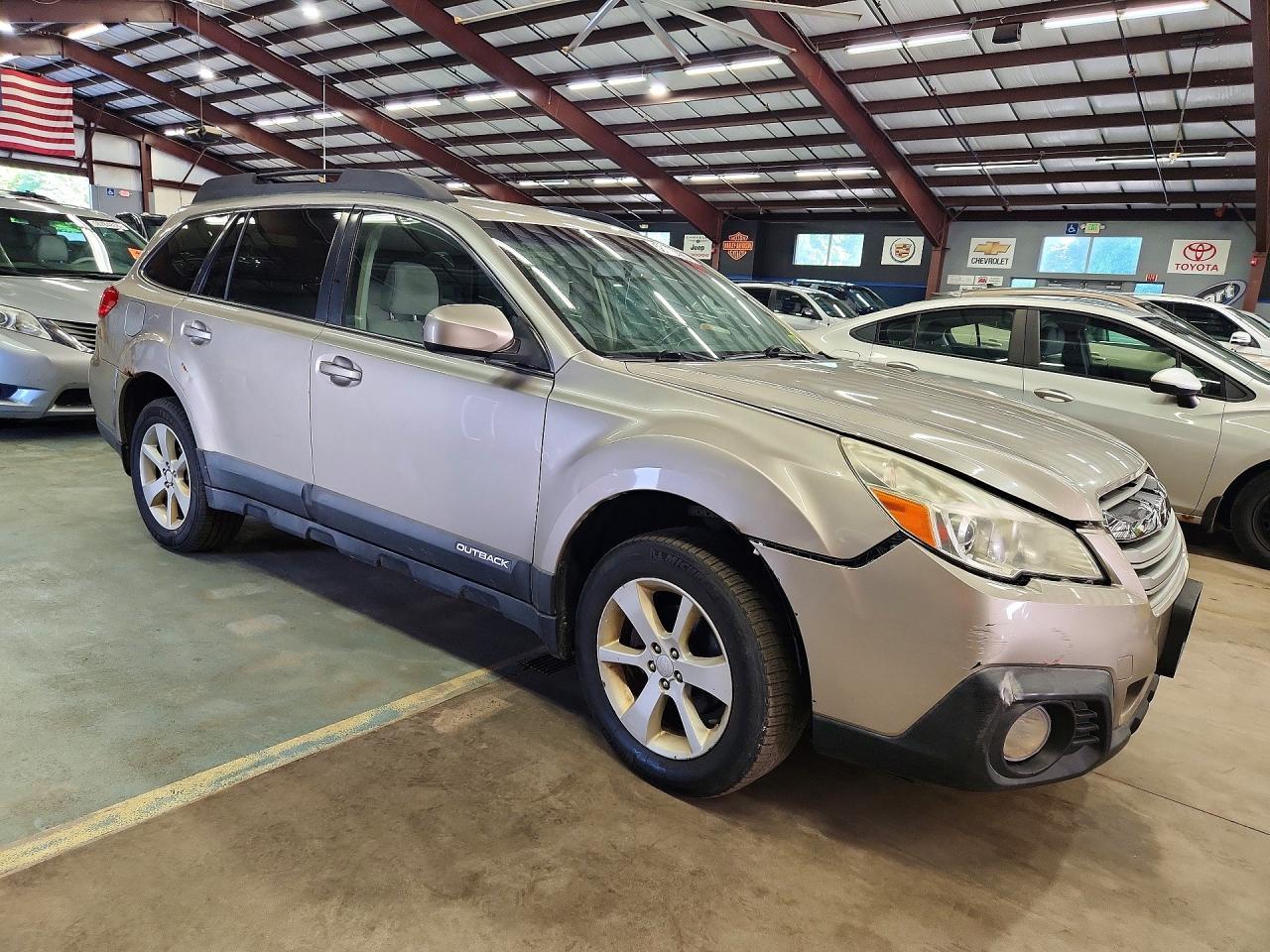 2014 Subaru Outback 2.5I Premium - Image 4