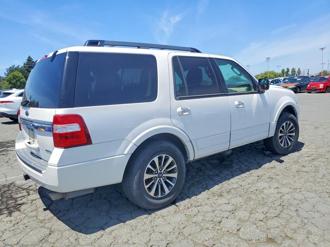2015 Ford Expedition Xlt - Фото 3
