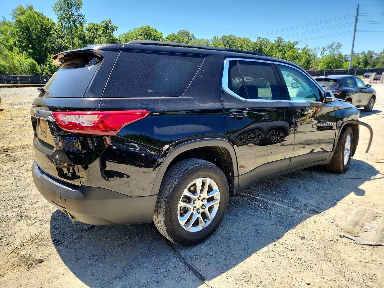 2020 Chevrolet Traverse Lt - Image 3