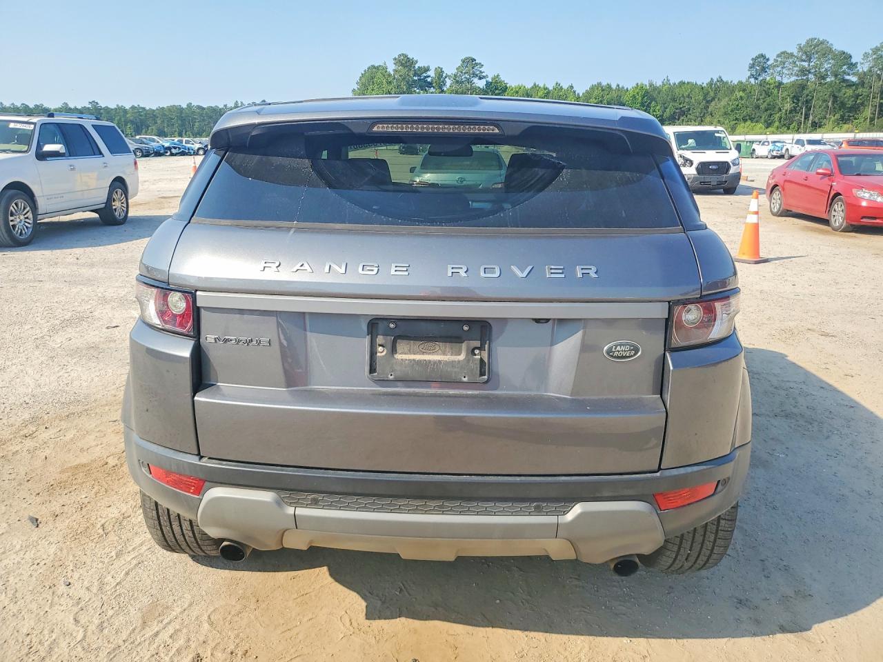 2015 Land Rover Range Rover Evoque Pure Plus - Image 6