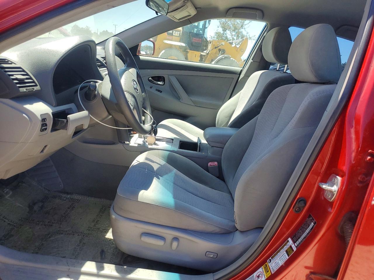 2010 Toyota Camry - Фото 7