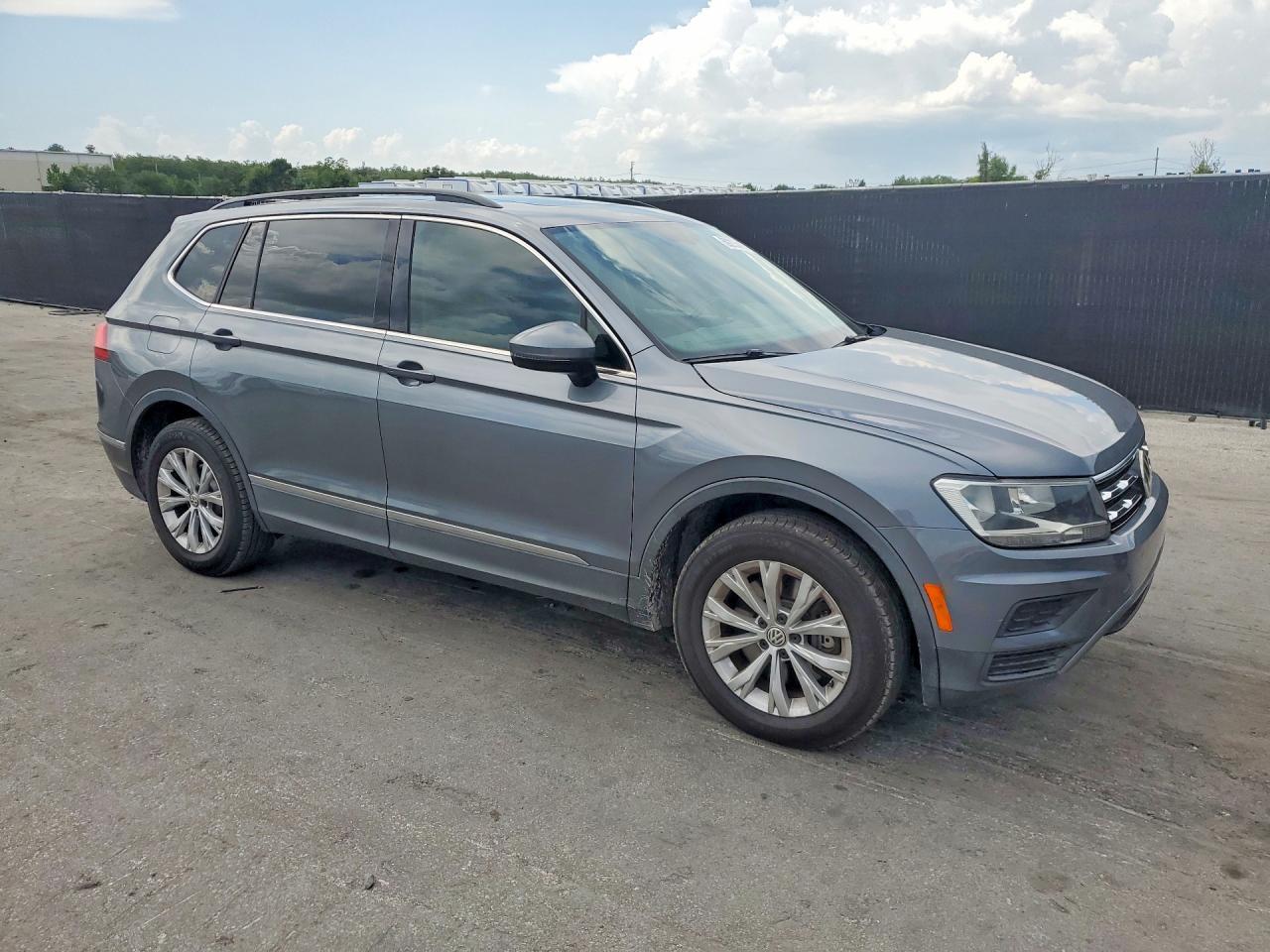 2018 Volkswagen Tiguan Se - Image 3