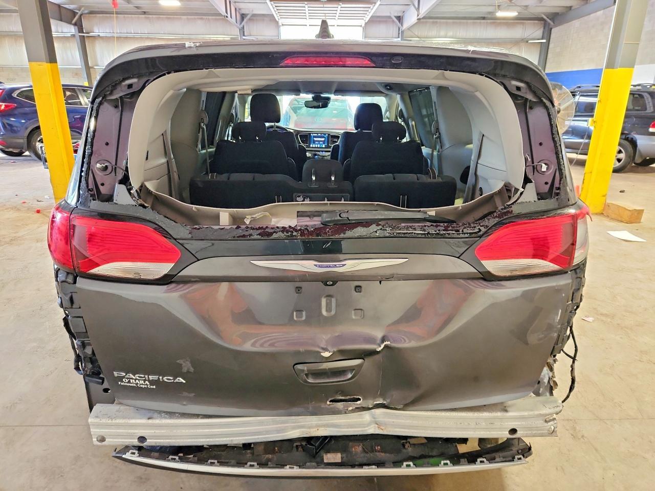 2020 Chrysler Pacifica Touring - Image 6